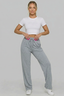 Pantalón clásico – en azul oscuro, gris y negro elegante